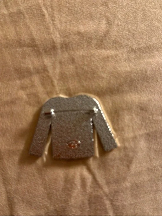 Chanel Sweater Brooch - stamped - Picture 2 of 2